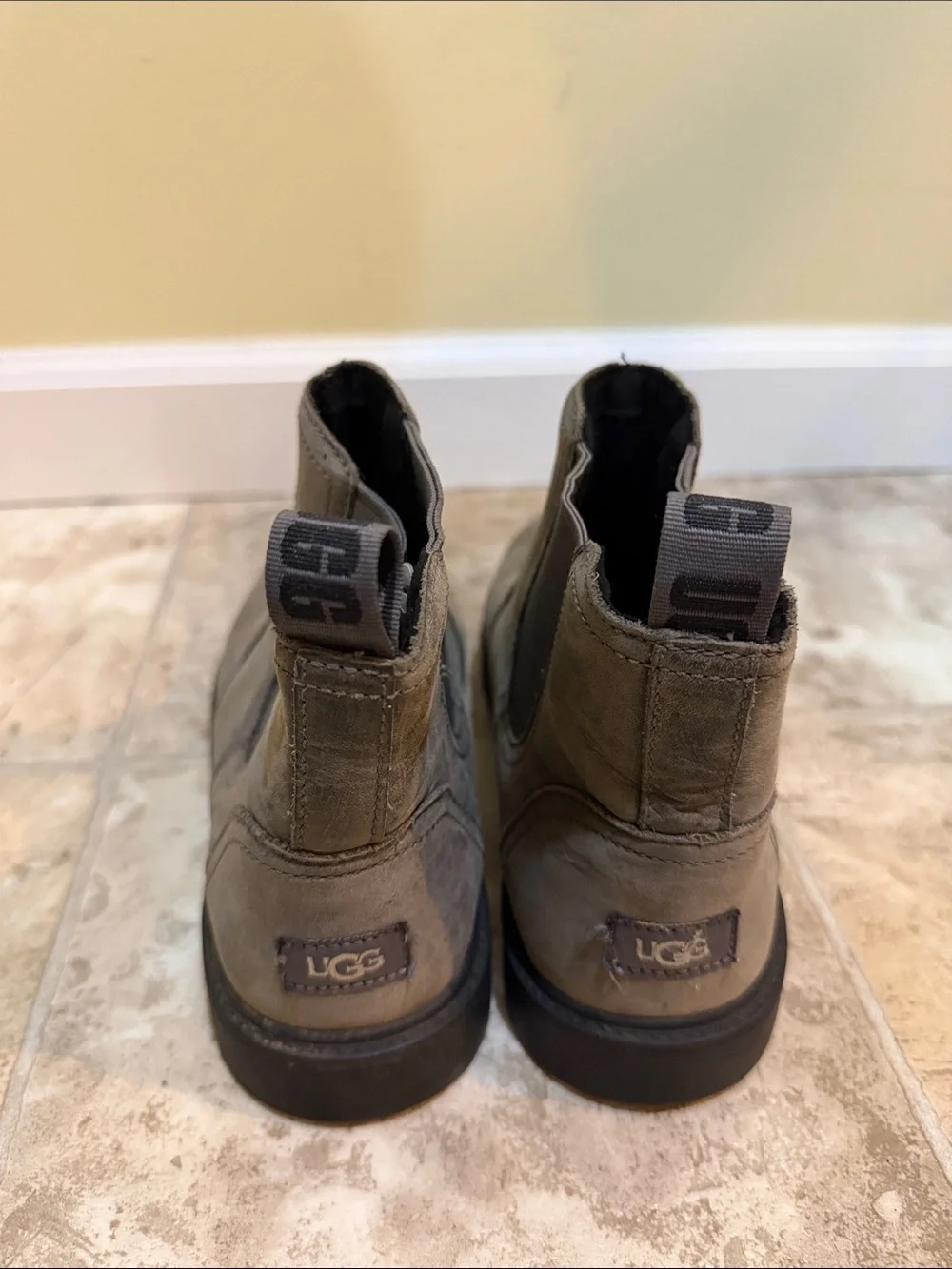 Men's UGG Bolden Gray Leather Pull On Chelsea Boots